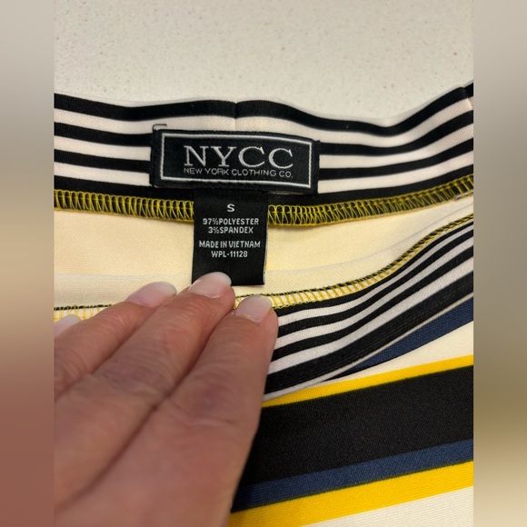 NYCC- striped skirt in size small - Picture 2 of 4